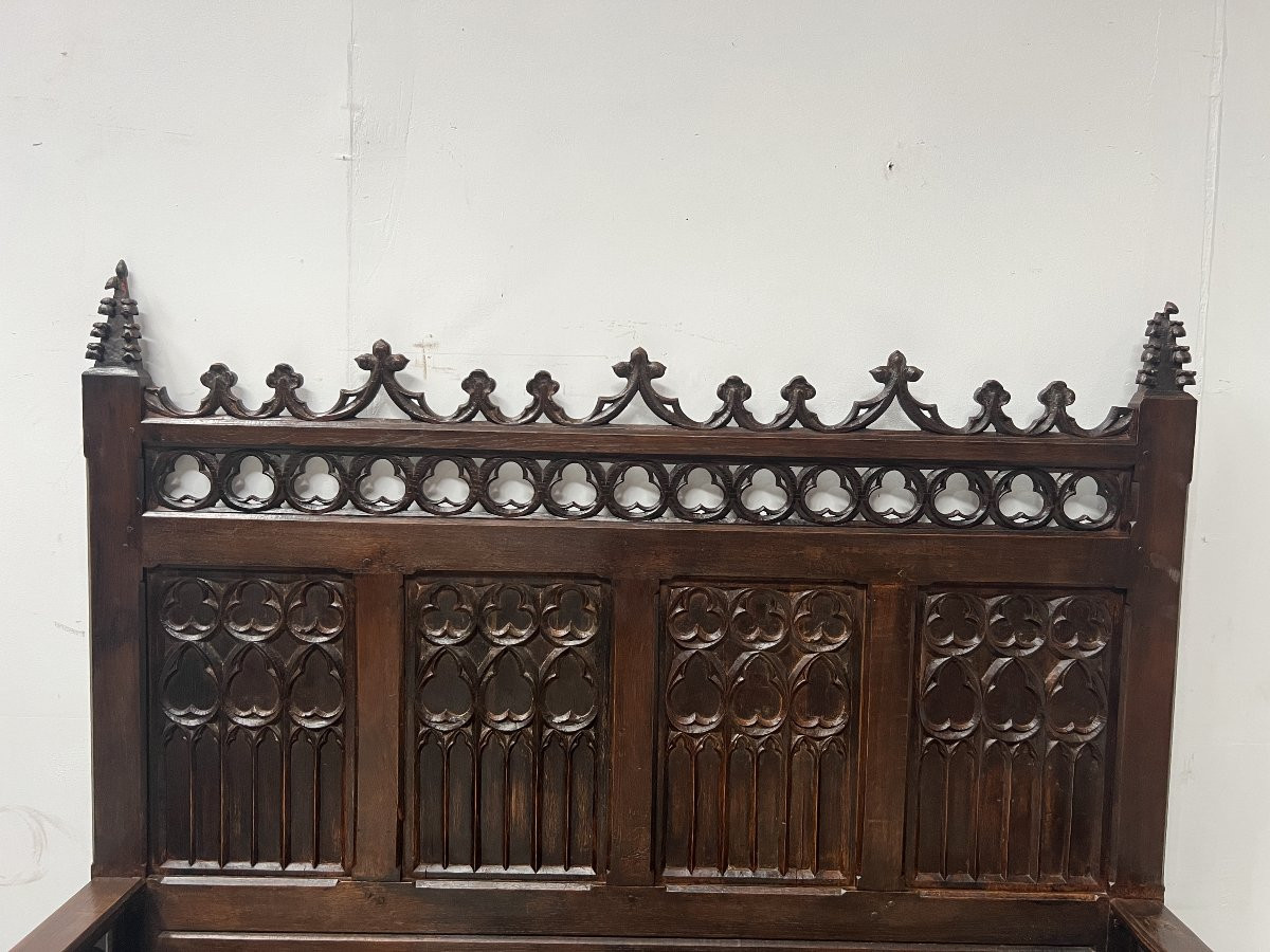 Banc coffre de style Gothique en chêne sculpté XIX siècle-photo-4