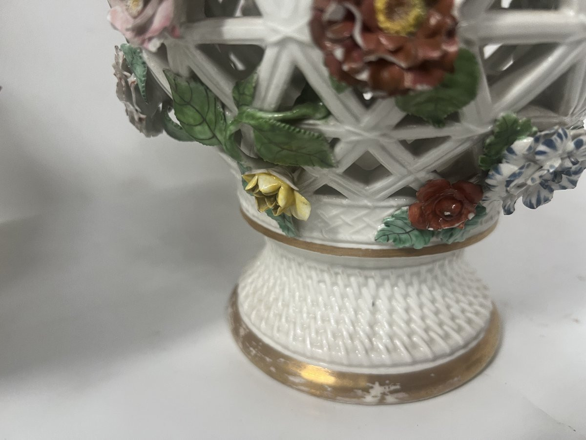 "saxony" Pair Of Polychrome Openwork Porcelain Baluster Vases, 19th Century-photo-4