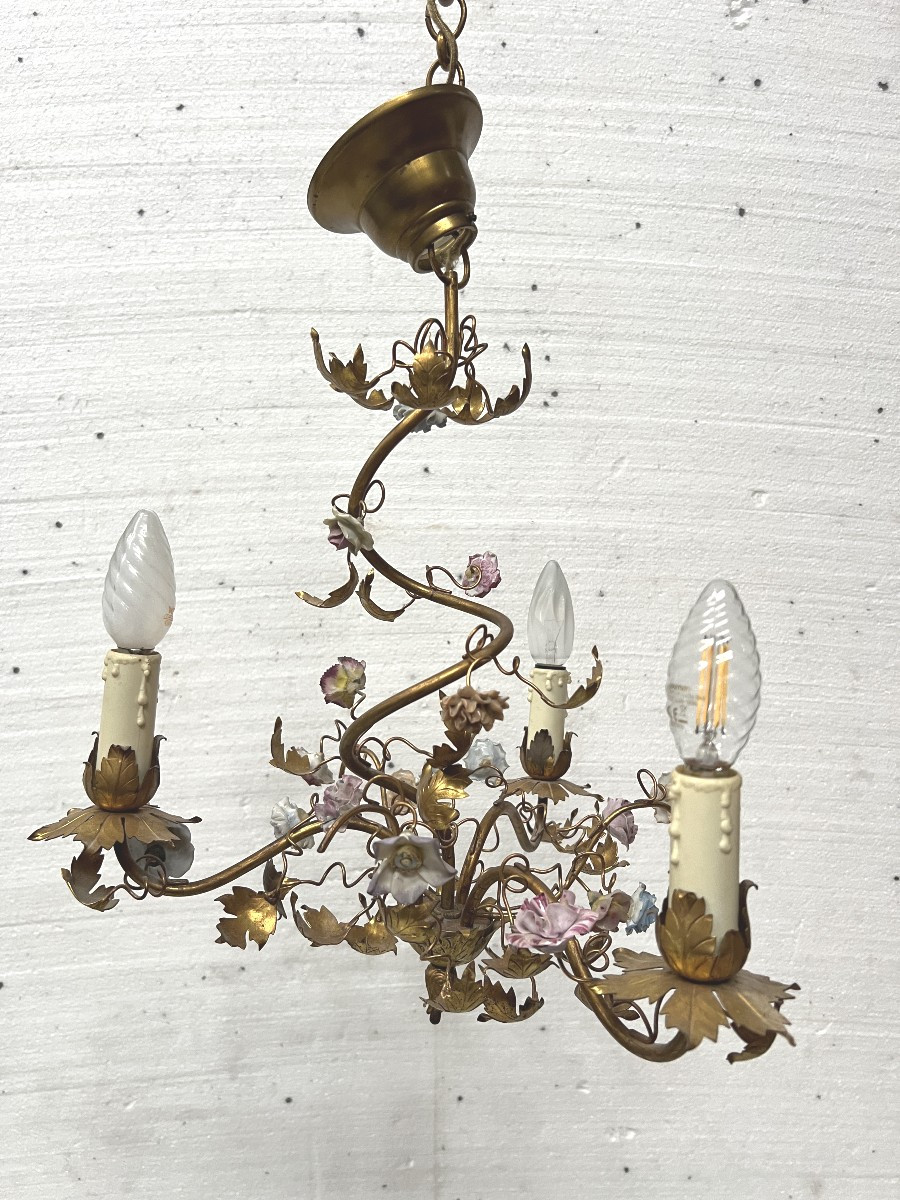 Louis XVI Style Chandelier In Gilded Metal And Porcelain Flowers, 20th Century