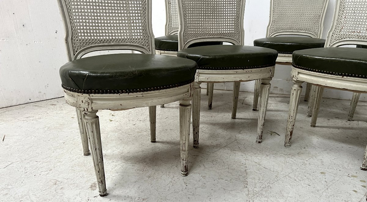 Suite de sept chaises de style Louis XVI en hêtre patiné XX siècle-photo-2