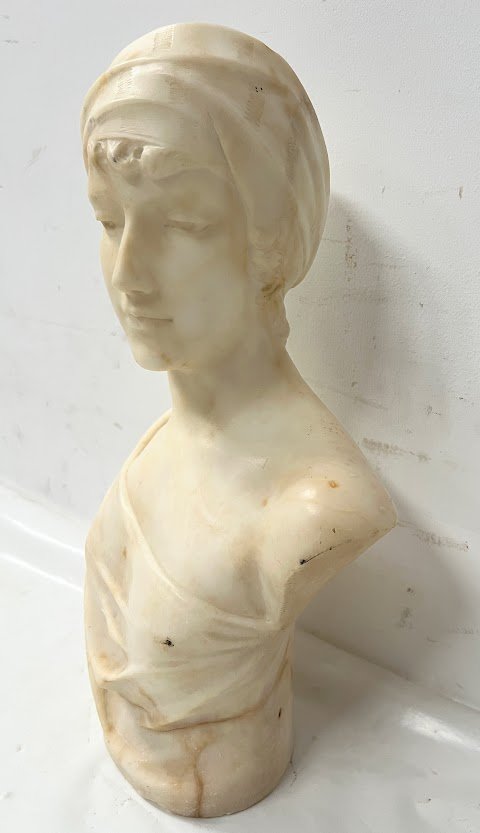Groupe en marbre sculpté d'un buste de jeune femme XX siècle-photo-4