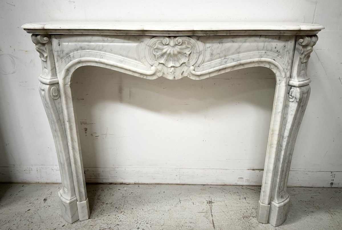 Cheminée de style Louis XV en marbre blanc veiné XX siècle-photo-1