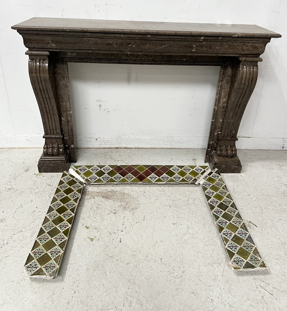 Napoleon III Fireplace With Claw Feet In Speckled Marble, 19th Century-photo-3