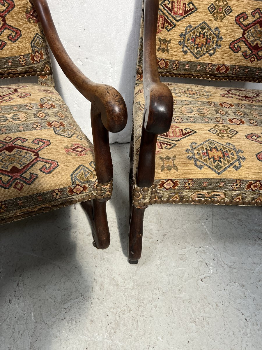 Paire de fauteuils de style Louis XIII a haut dossiers plats XX siècle-photo-5