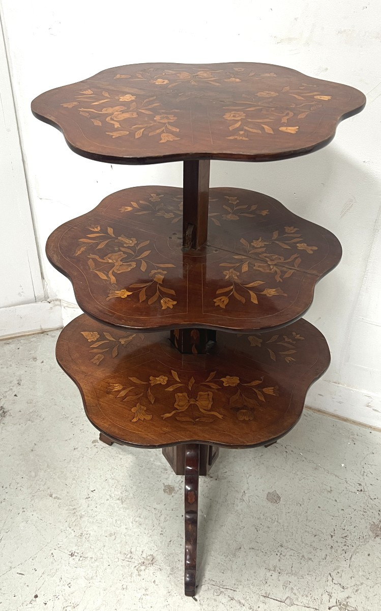 Serviteur muet a trois plateaux marquetés XIX siècle