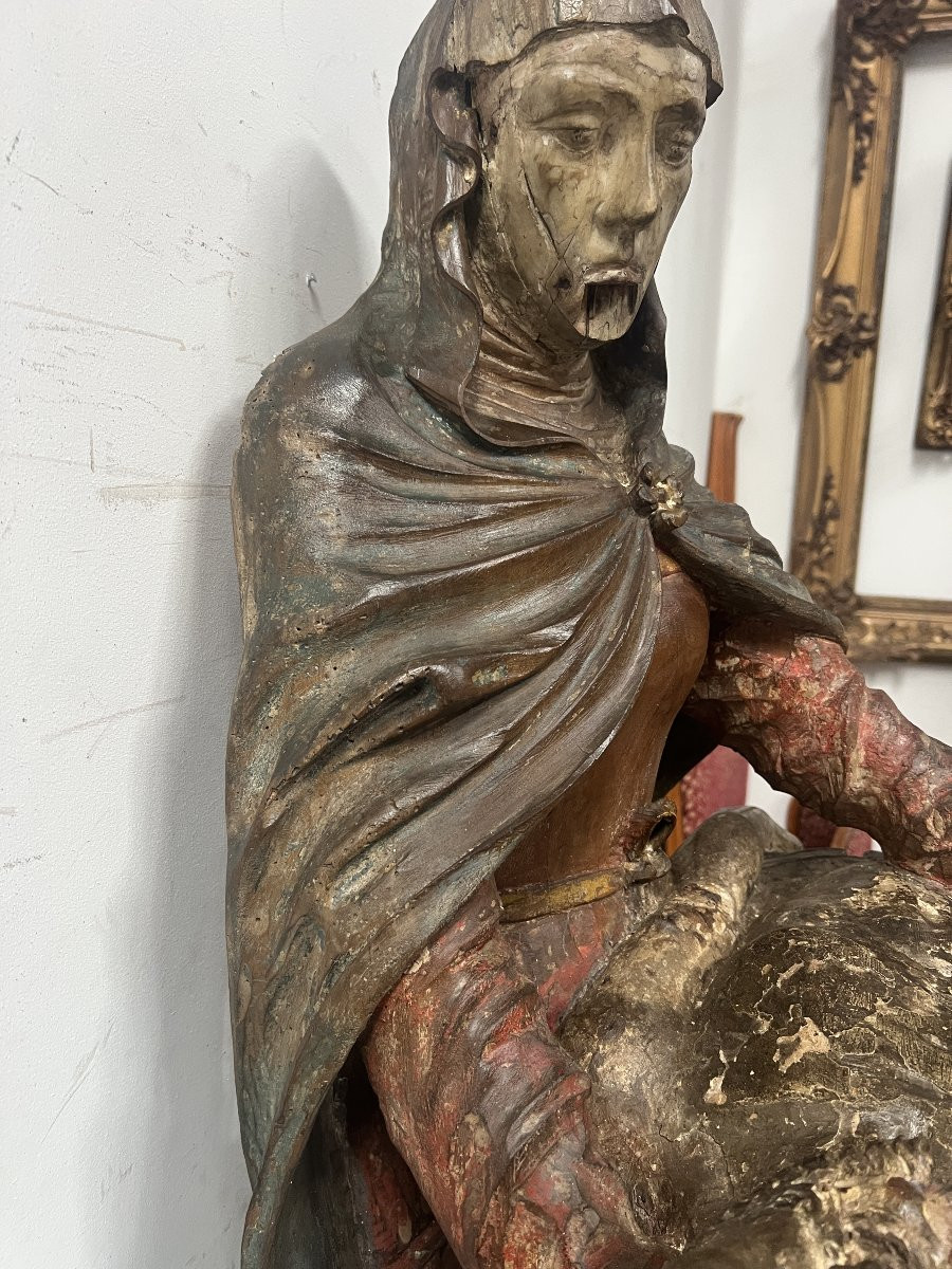 "La Piéta " Vierge de la Pitié en bois sculpté polychromé XVI iéme siècle-photo-2