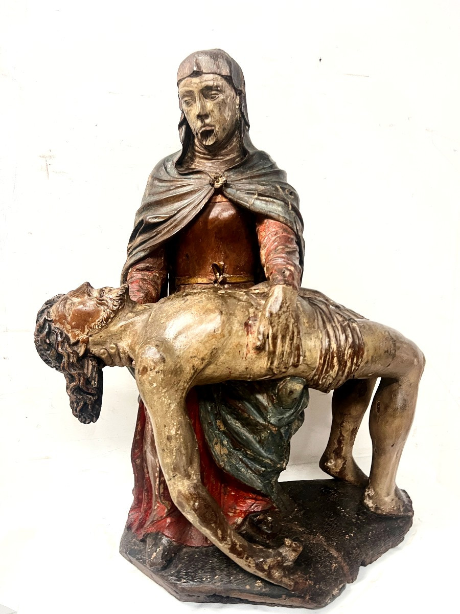 "La Piéta " Vierge de la Pitié en bois sculpté polychromé XVI iéme siècle