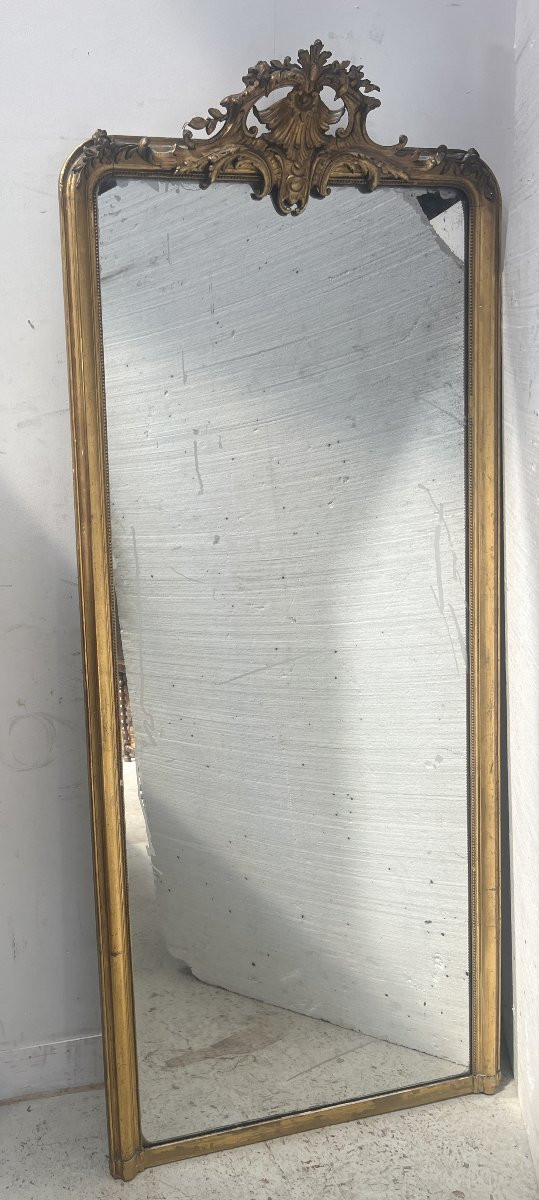 Miroir doré de style Rocaille en bois et stuc doré XIX siècle-photo-4