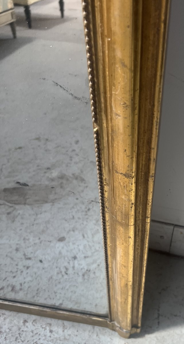 Miroir doré de style Rocaille en bois et stuc doré XIX siècle-photo-8