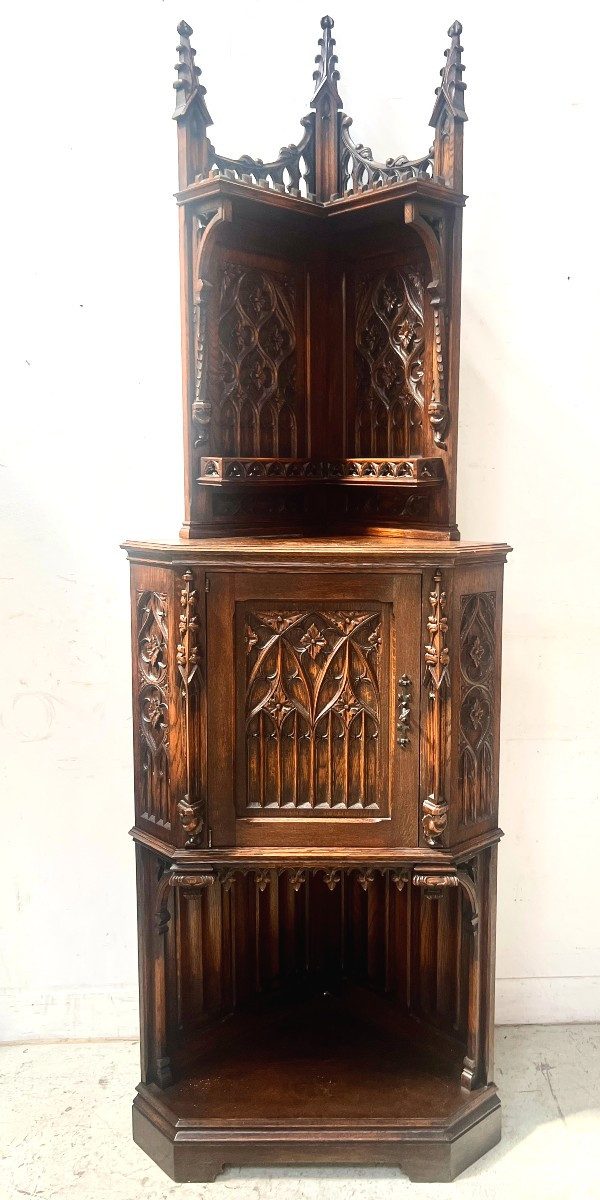 Gothic-style Sideboard In Solid Oak XX Century