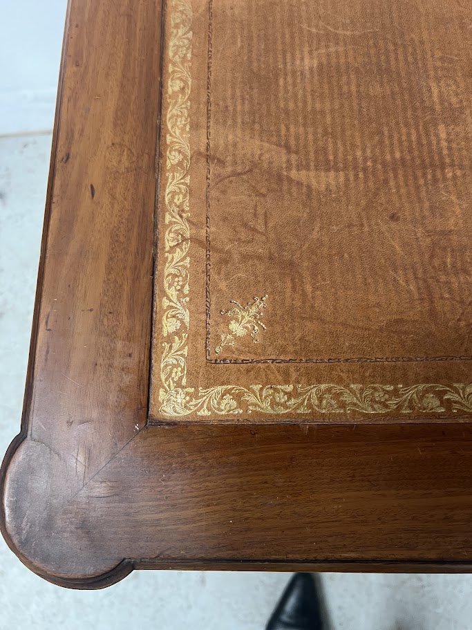 Bureau de style Louis XVI en bois de noyer Fin du XIX siècle-photo-2