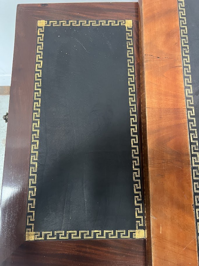 Bureau plat de style Louis XVI en acjou et placage XIX siècle-photo-3