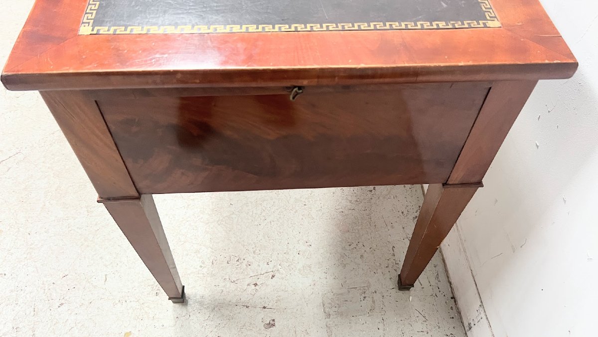 Bureau plat de style Louis XVI en acjou et placage XIX siècle-photo-5