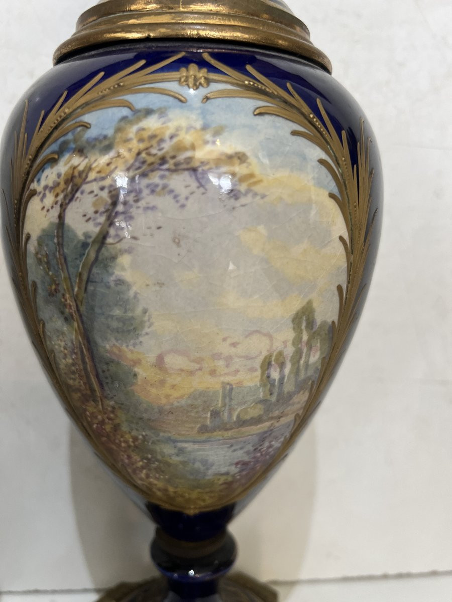 Paire de vases en faience fine de style Louis XVI du début du XX siècle -photo-5