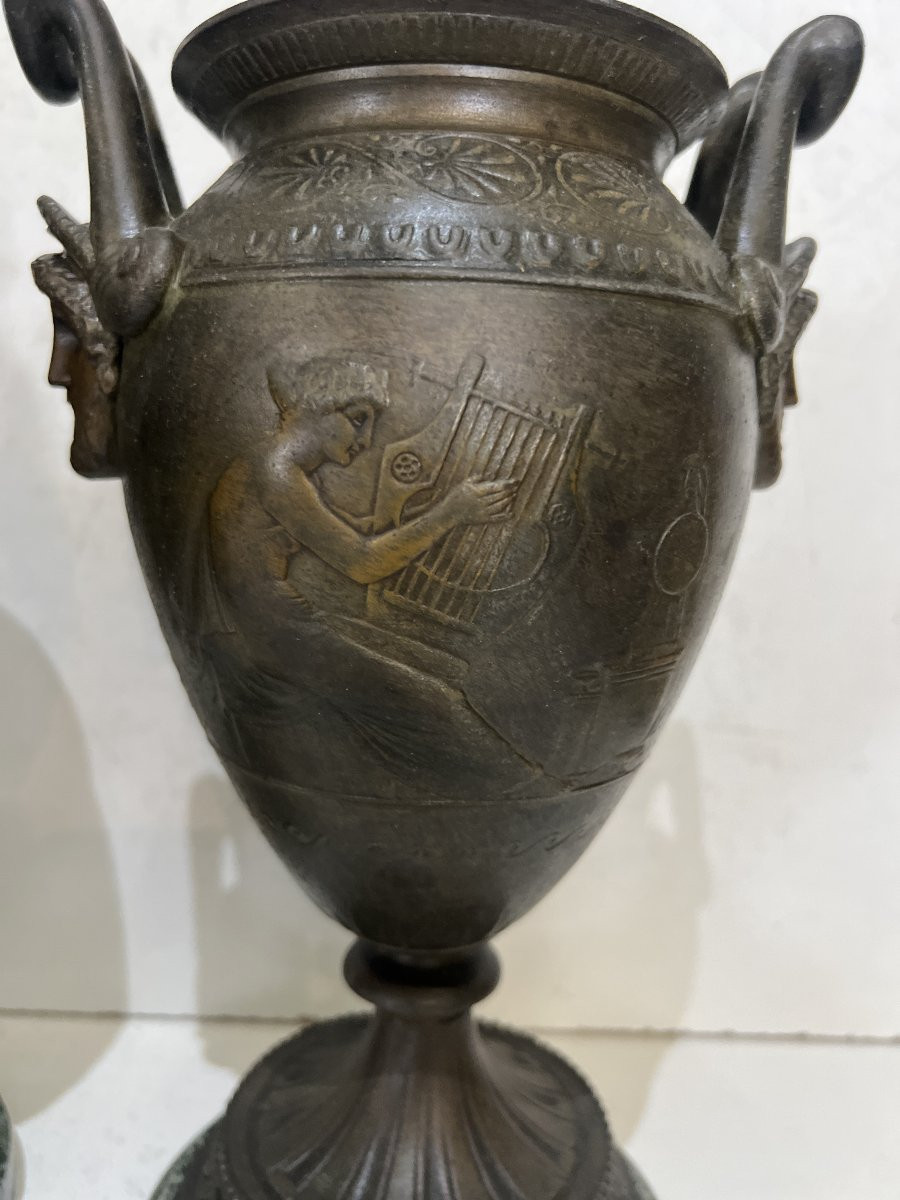 Paire de vases en régule patiné du XIX siècle-photo-4
