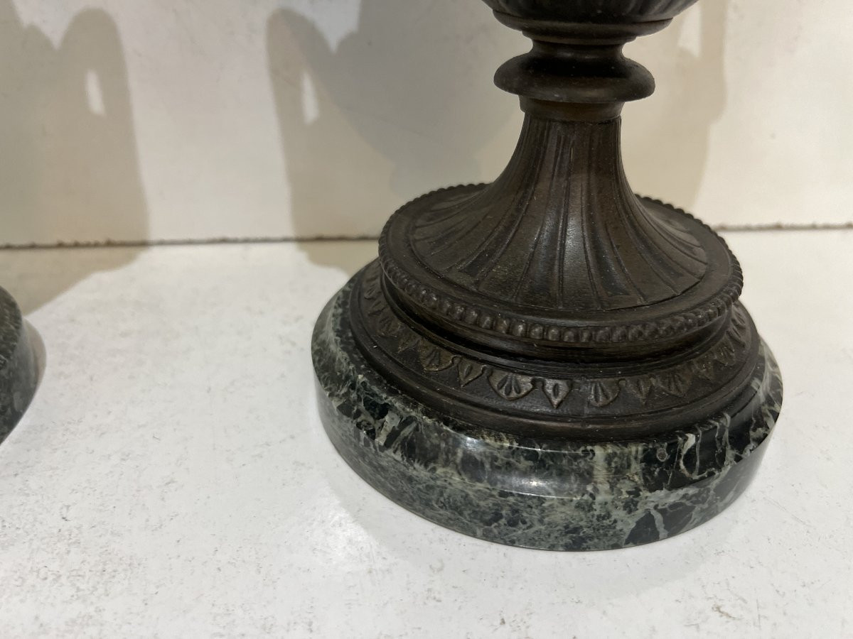 Paire de vases en régule patiné du XIX siècle-photo-1