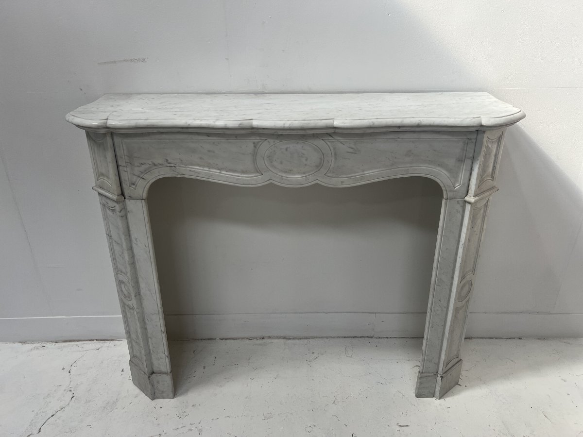 Cheminée de style Louis XV Model Pompadour Marbre blanc de Carrare XX siècle-photo-4