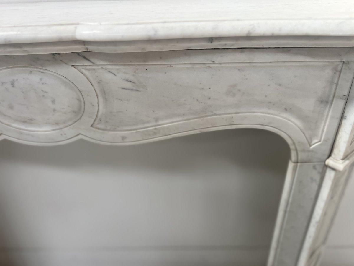 Cheminée de style Louis XV Model Pompadour Marbre blanc de Carrare XX siècle-photo-1