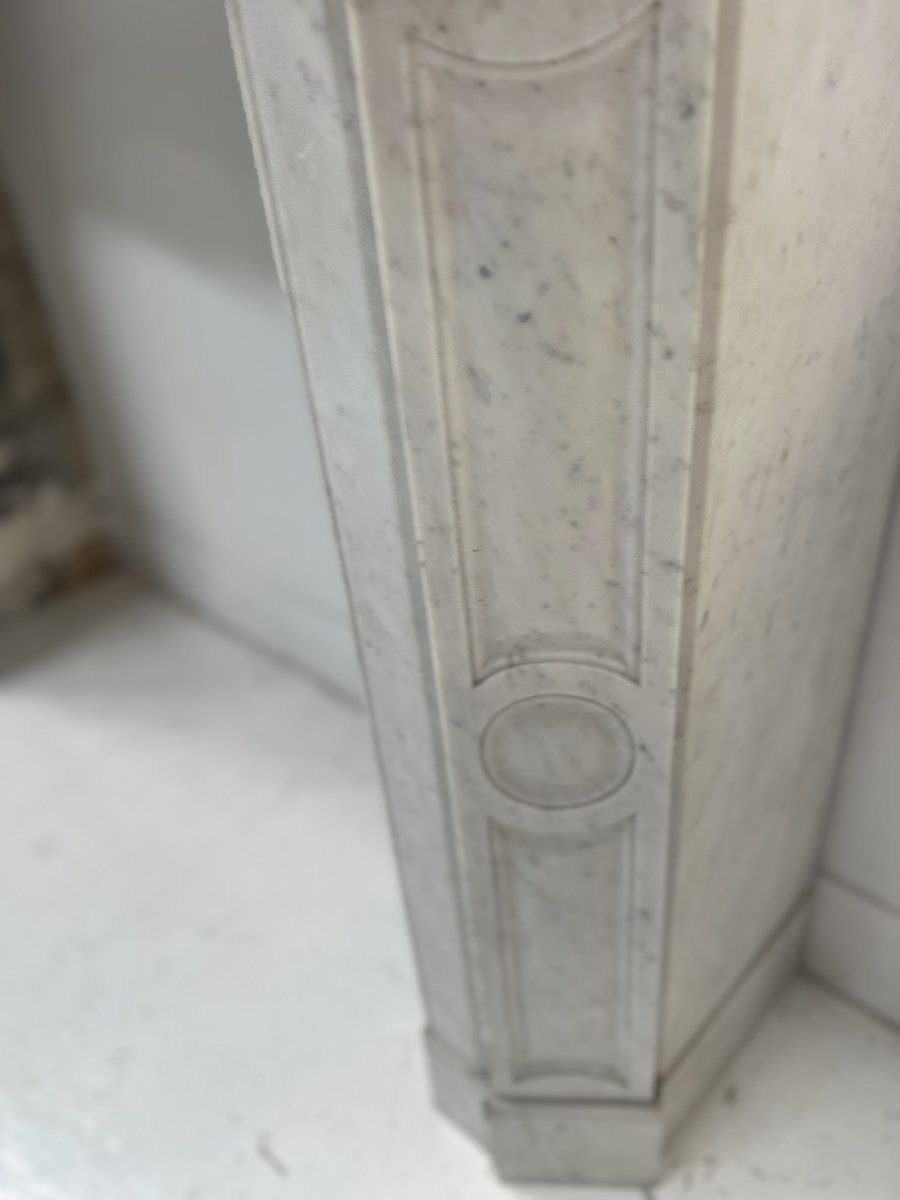 Cheminée de style Louis XV Model Pompadour Marbre blanc de Carrare XX siècle-photo-3