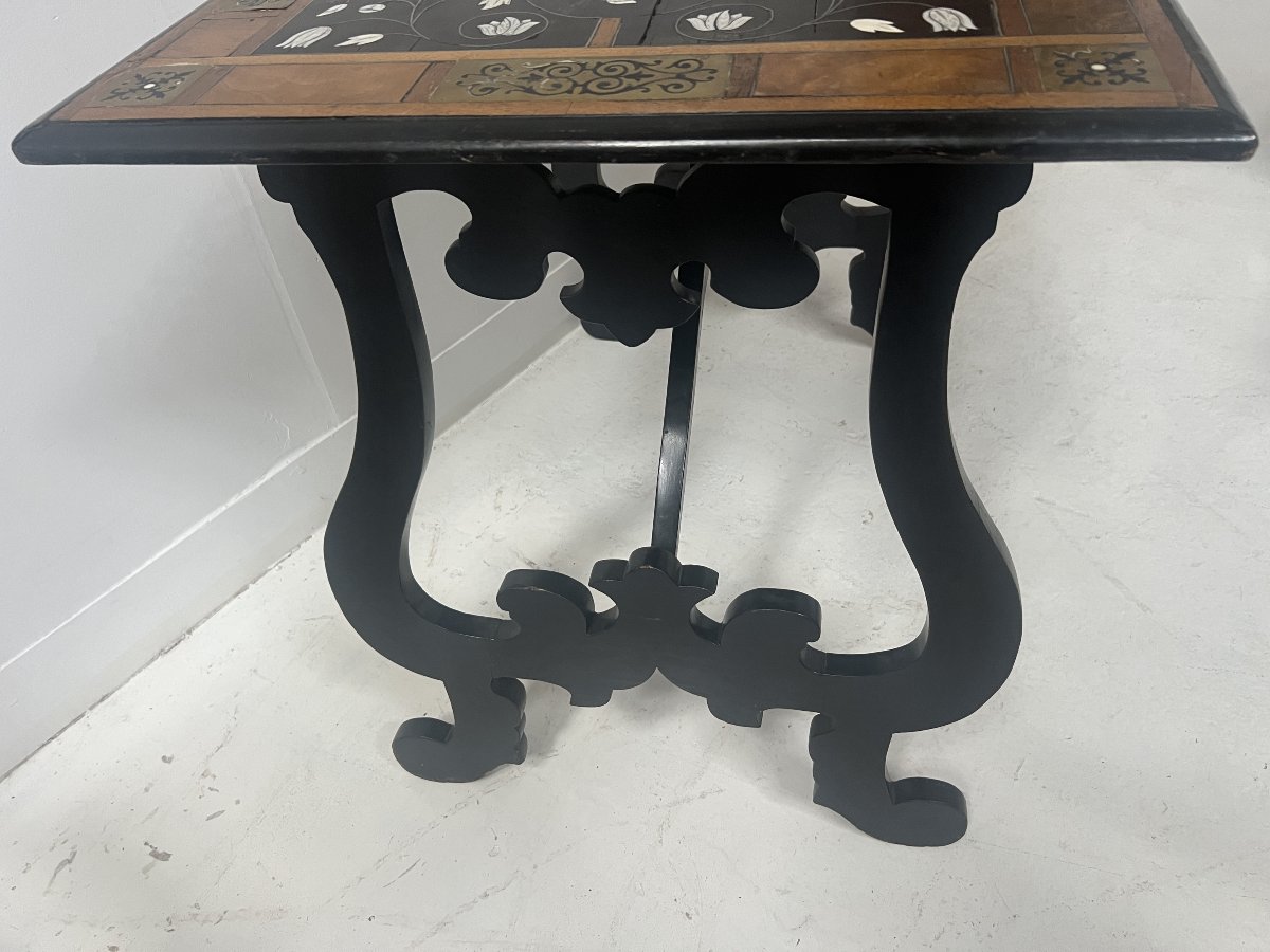 19th-century Spanish Ceremonial Table In Blackened Wood With A Marquetry Top-photo-4