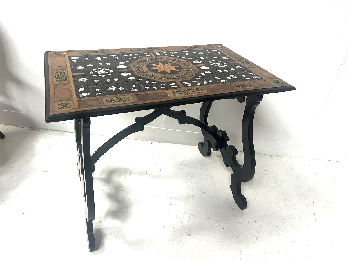 19th-century Spanish Ceremonial Table In Blackened Wood With A Marquetry Top-photo-5