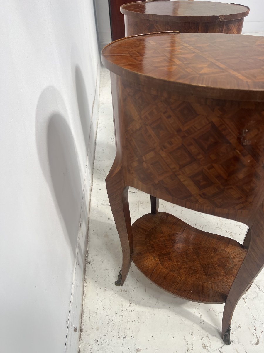 Paire de petites commodes rognons en bois de placage marqueté XX siècle-photo-2