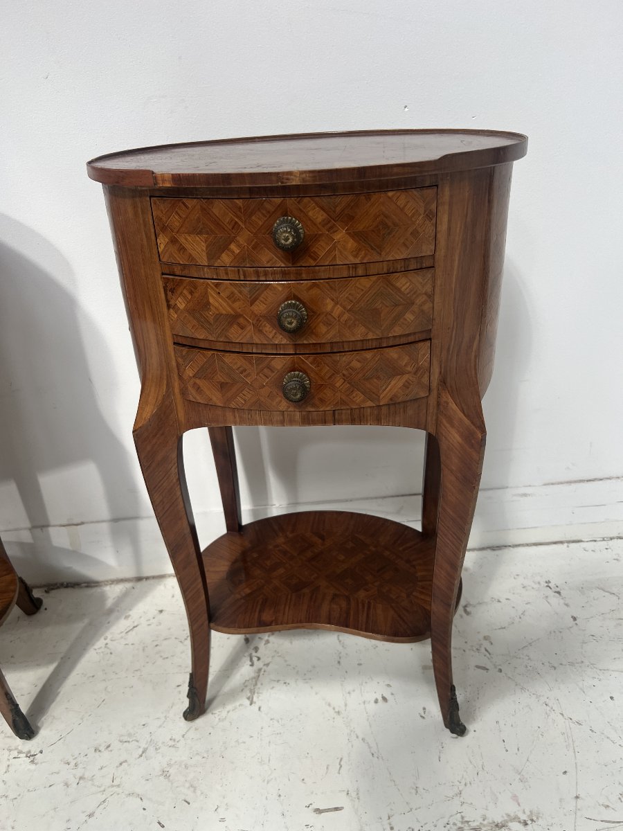 Paire de petites commodes rognons en bois de placage marqueté XX siècle-photo-5