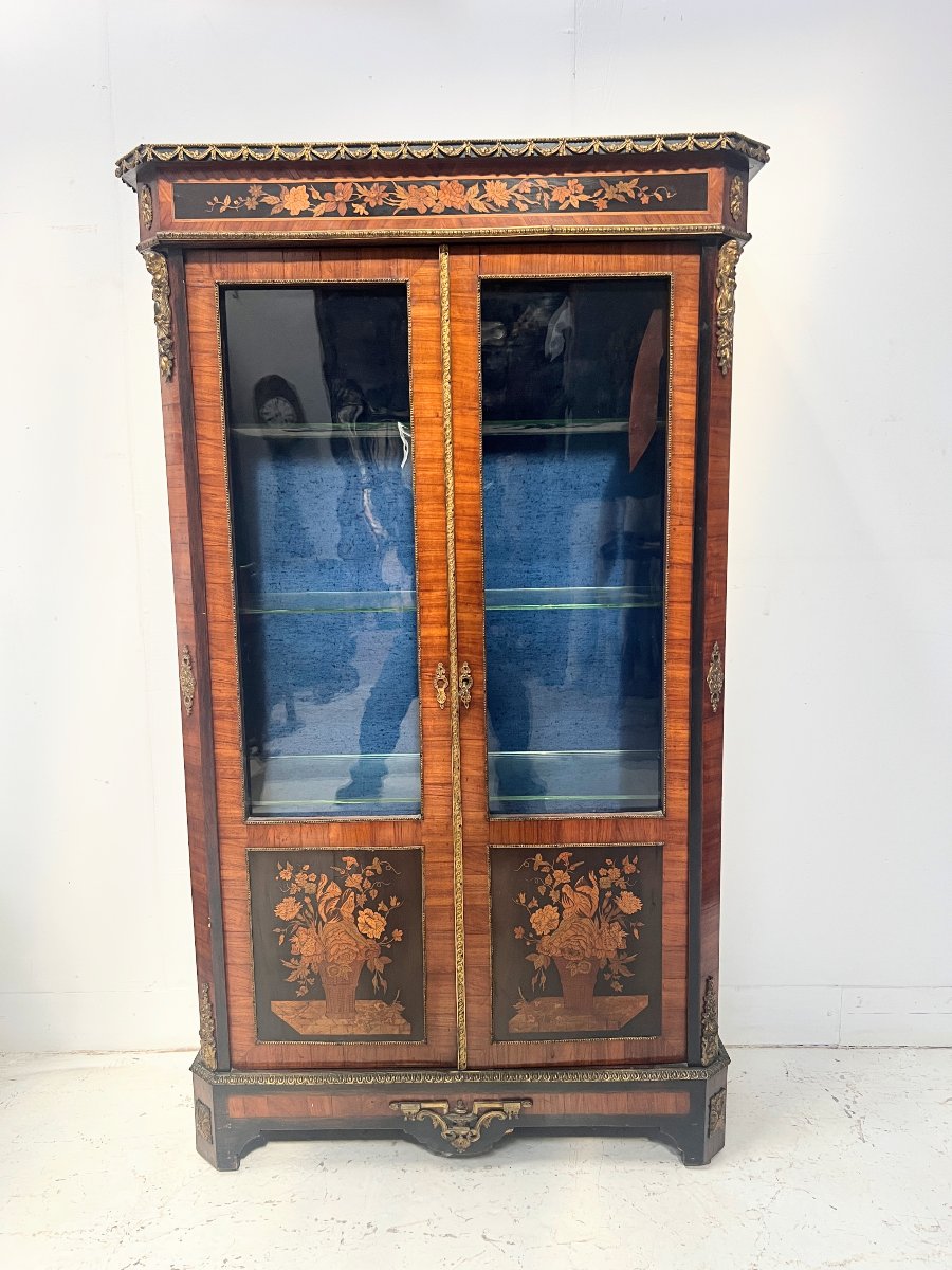 Vitrine Napoléon III en placage de bois de rose et marqueterie XIX siècle