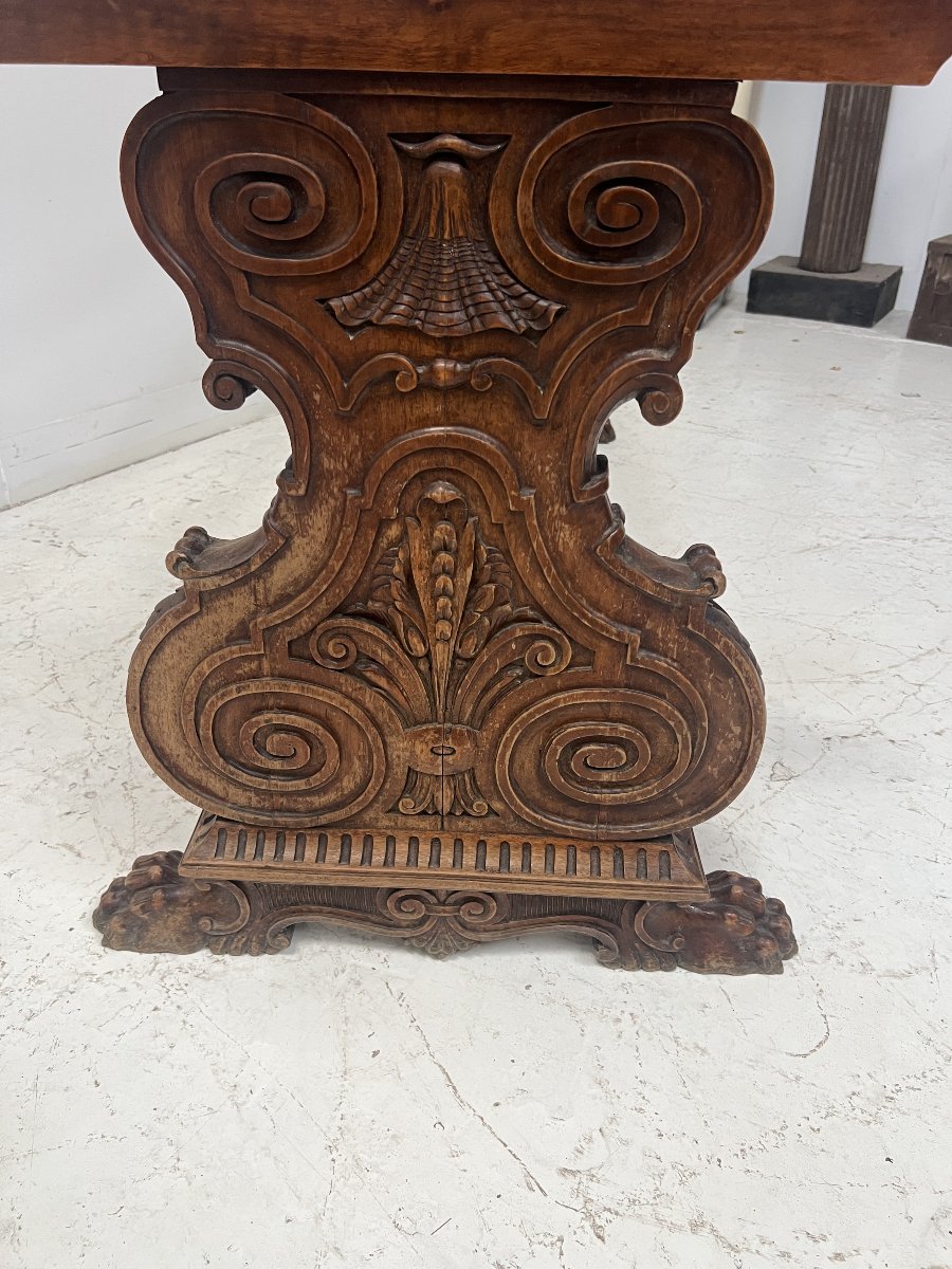 20th-century Renaissance-style Dining Table Made Of Carved Solid Wood-photo-1