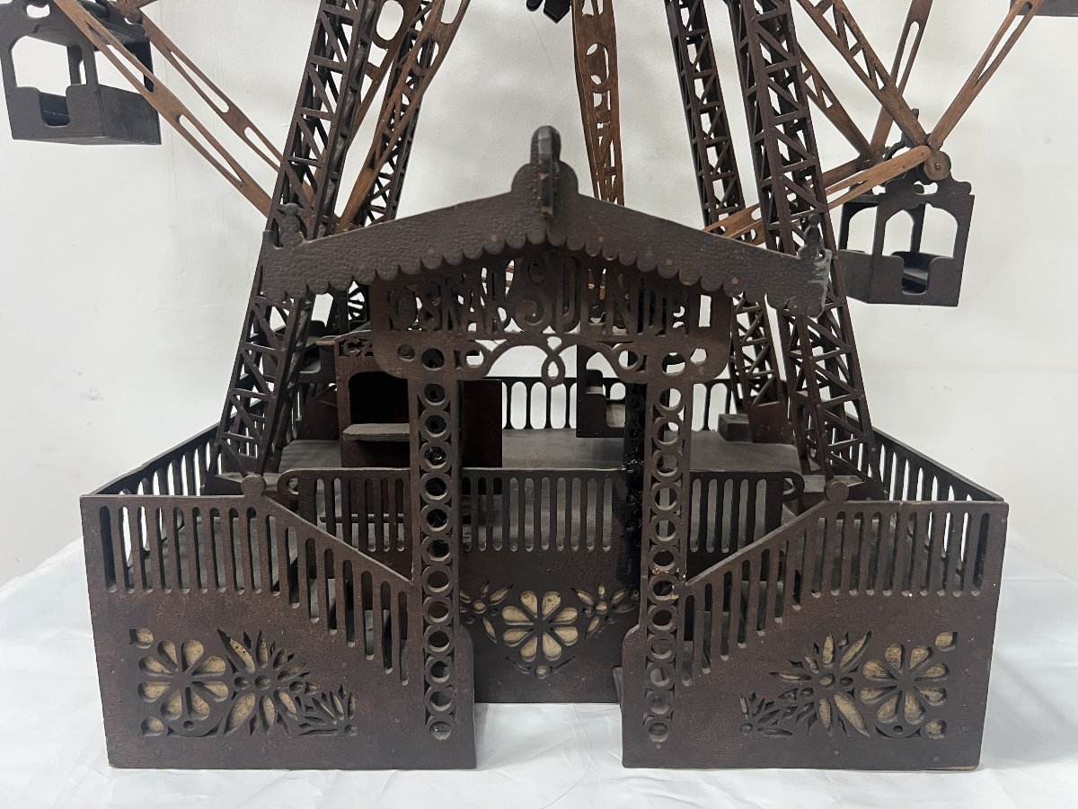 Model Of The Ferris Wheel At A 20th-century Carnival-photo-2
