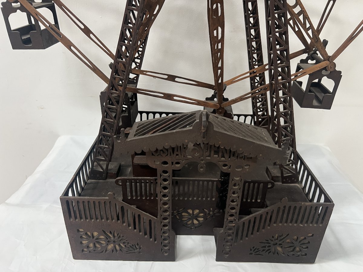 Model Of The Ferris Wheel At A 20th-century Carnival-photo-8