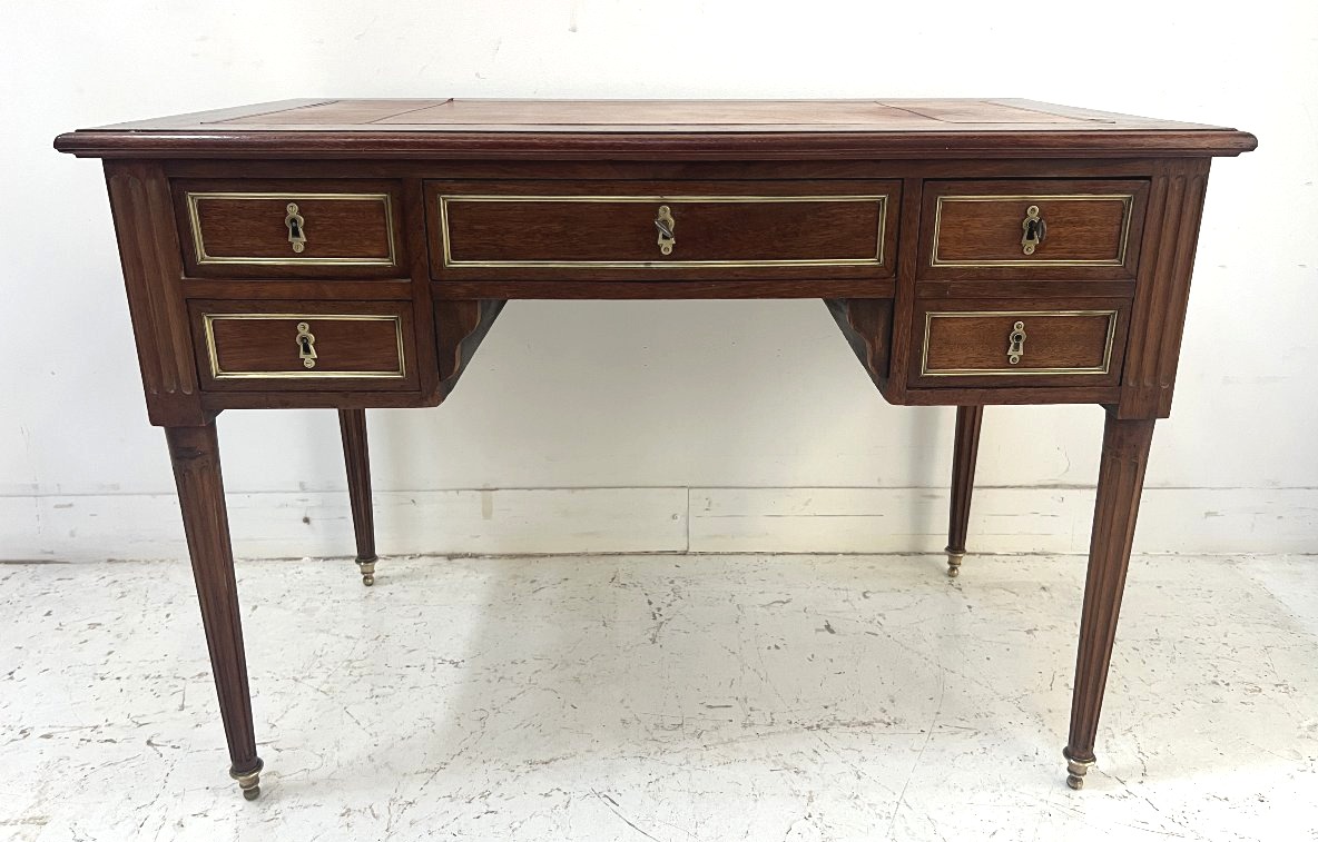 Bureau de style Louis XVI en acajou et placage d'acajou XX siècle