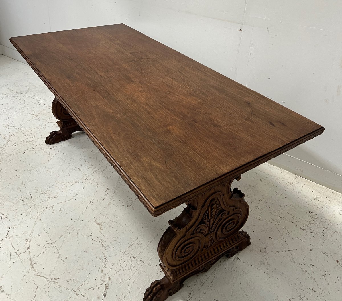 20th-century Renaissance-style Dining Table Made Of Carved Solid Wood-photo-4
