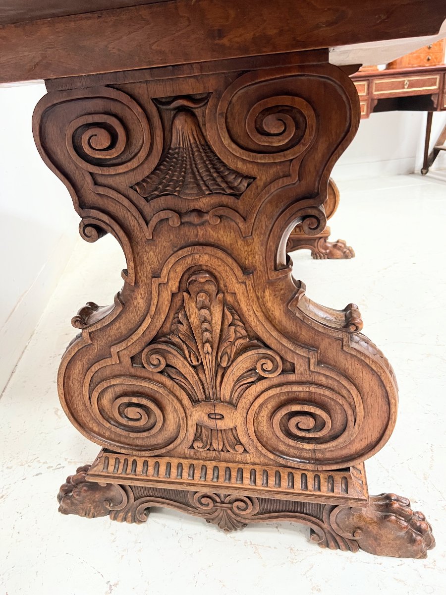 20th-century Renaissance-style Dining Table Made Of Carved Solid Wood-photo-2