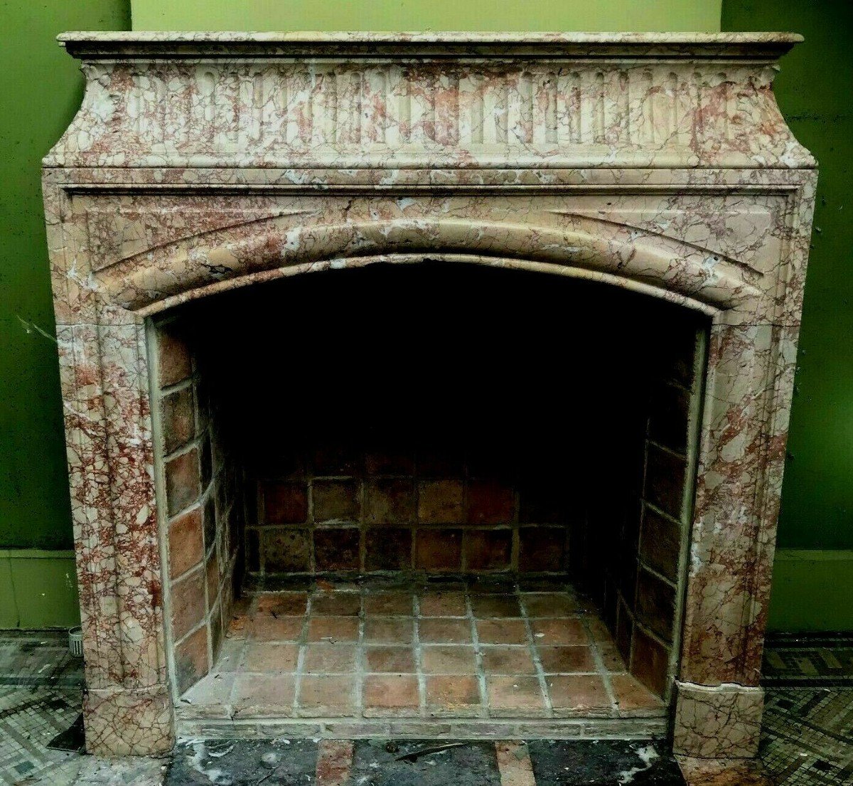 Louis XIV Style Fireplace With Hood In Pink Veined Marble XIX Century