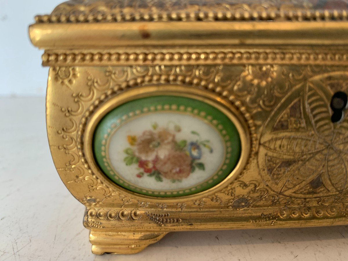 Jewelry Box In Golden Metal With Porcelain Cabochons Signed Tahan XIX Century-photo-3