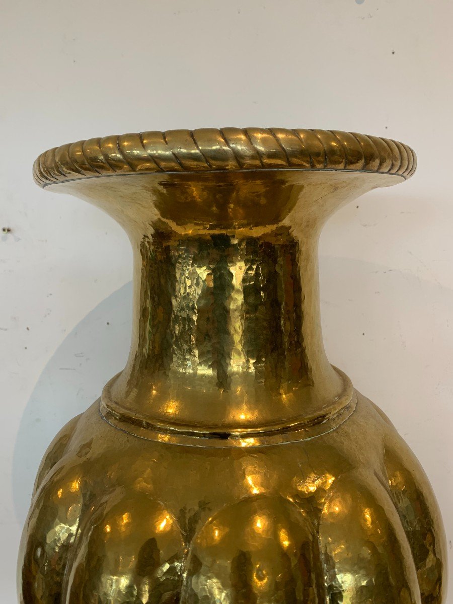 Large Vase With Gadroons In Hammered Brass XX Century-photo-4