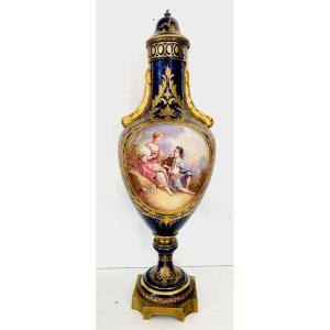 Vase With Polychromed Blue Background With Gold Highlights XX Century Sèvre Vase Covered Vase