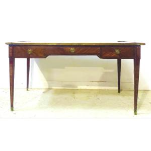 Bureau plat Louis XVI en placage d'acajou et bois de rose XVIII siècle
