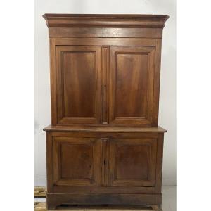 Buffet deux corps de style Louis Philippe en noyer massif XIX siècle