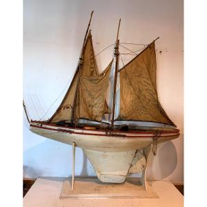 Maquette De Voilier A deux Mats  XX Siècle 