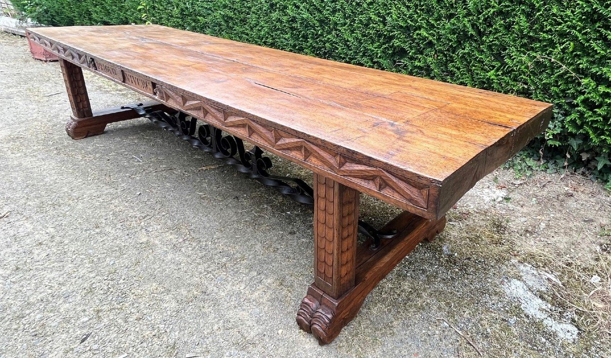 Large Oak Castle Table-photo-2