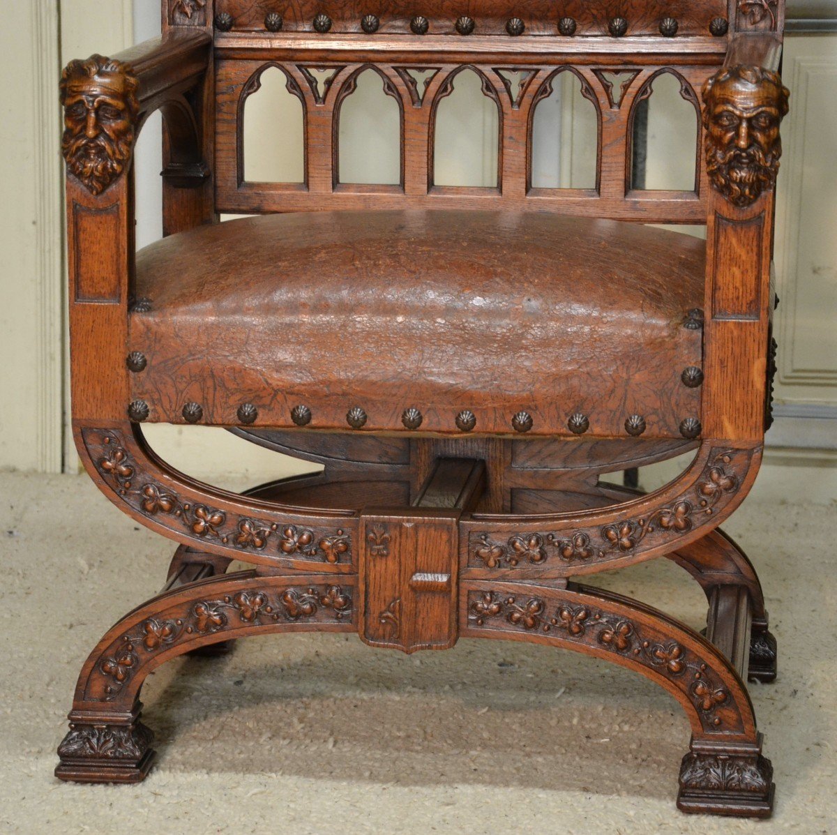 Paire De Fauteuils En Chêne Style Néogothique-photo-2