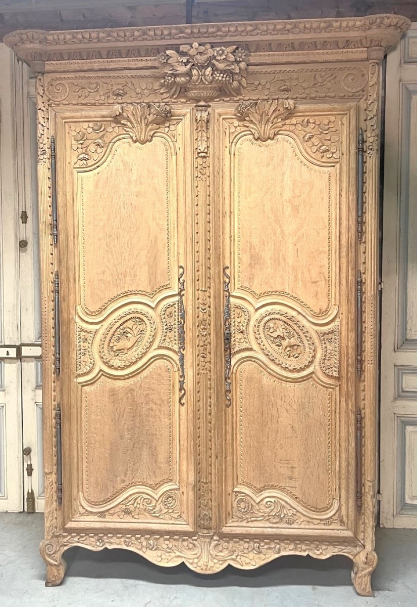 Armoire normande en chêne de la région de Caen époque début XIXe siècle