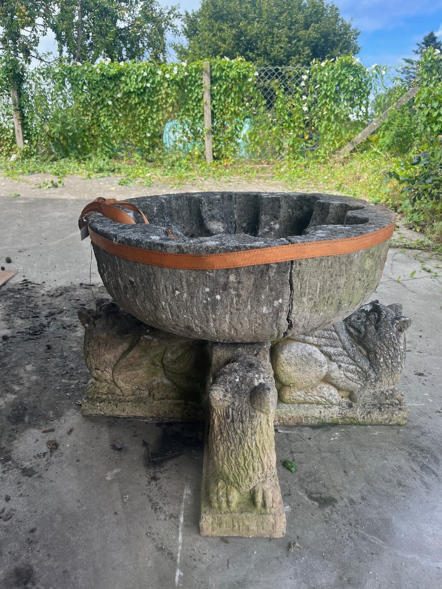 Large Planter In Reconstituted Stone In The Renaissance Style