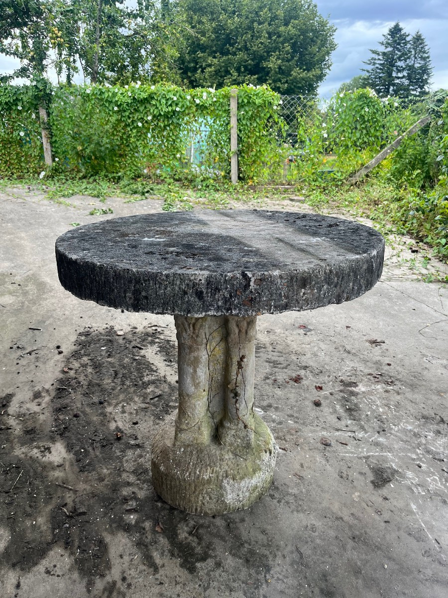 Table de jardin en pierre reconstitué des années 1950