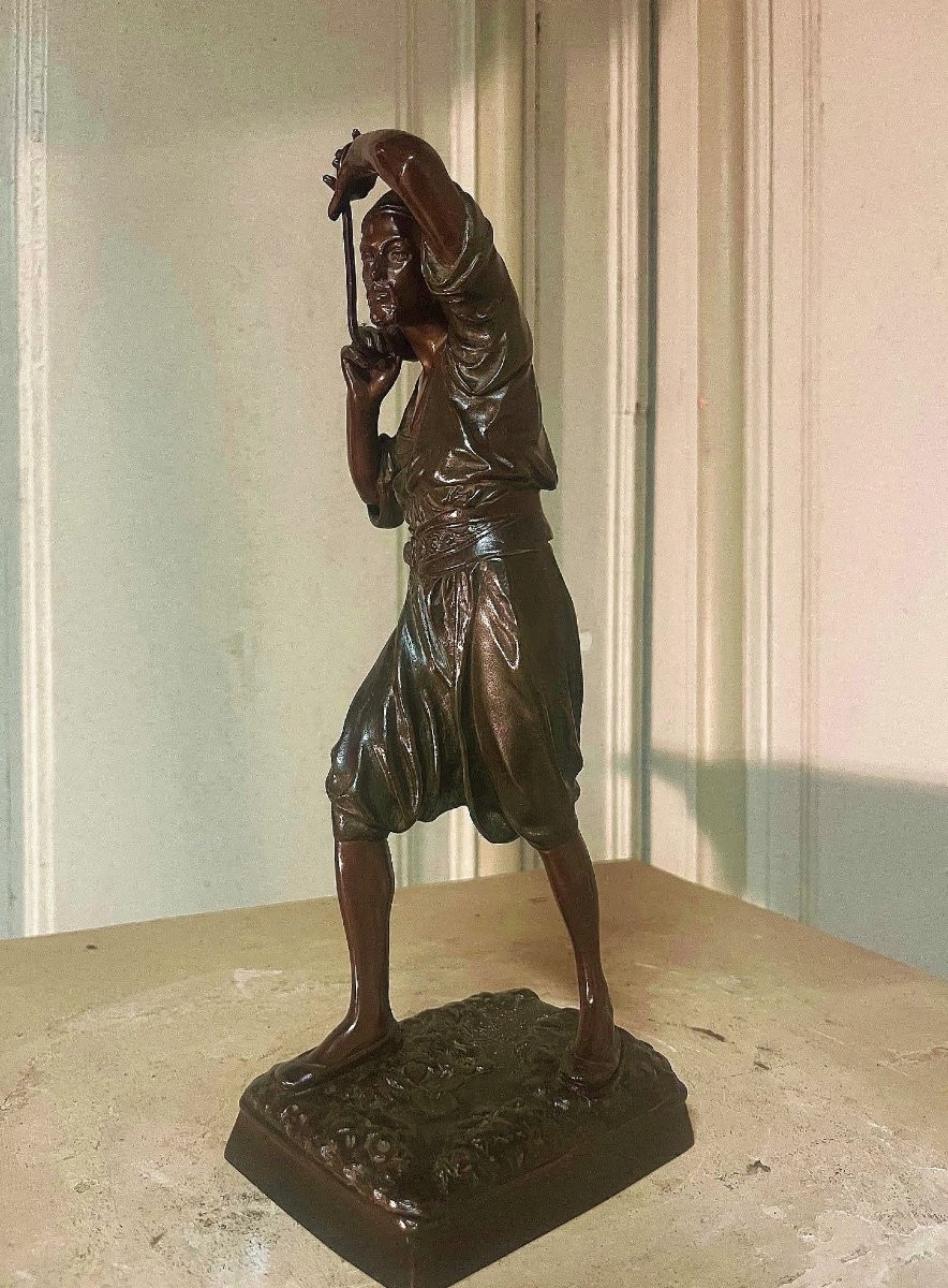 Bronze de Louis-Auguste Hiolin (1846-1910) "le porteur d'eau"-photo-2