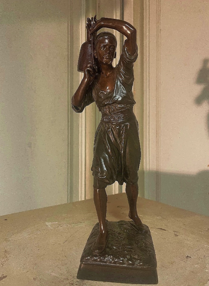Bronze de Louis-Auguste Hiolin (1846-1910) "le porteur d'eau"