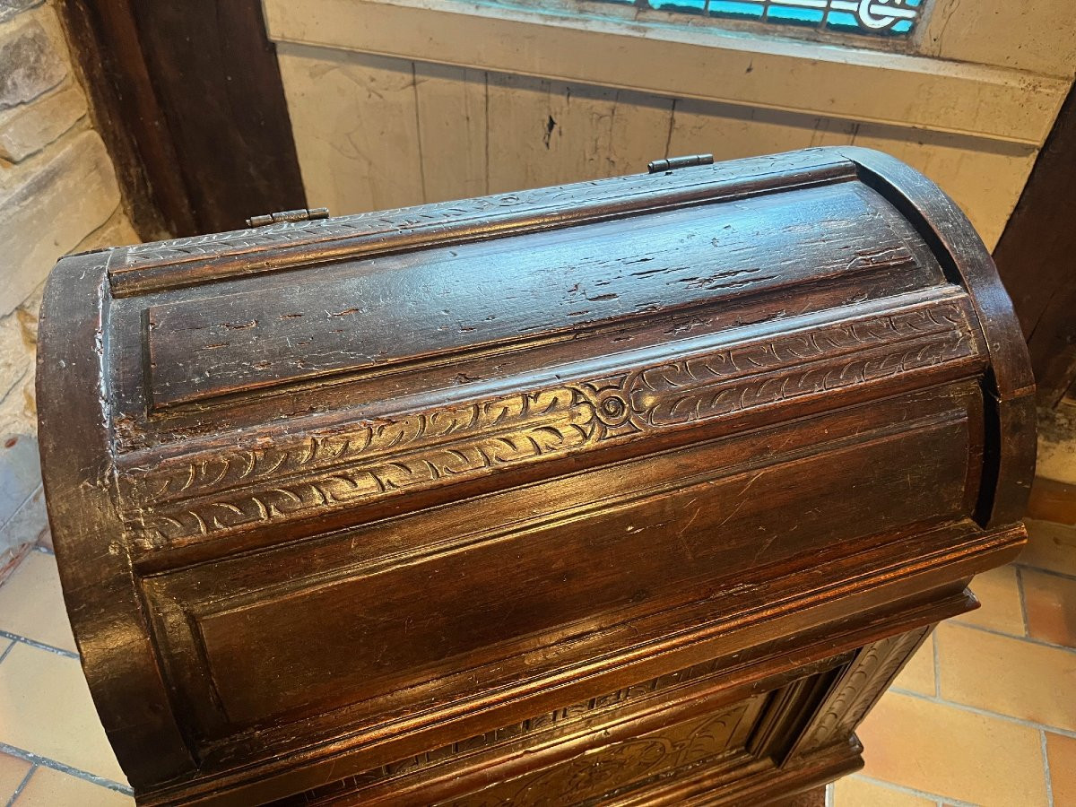 Petit coffre bombé en noyer de style Renaissance-photo-3