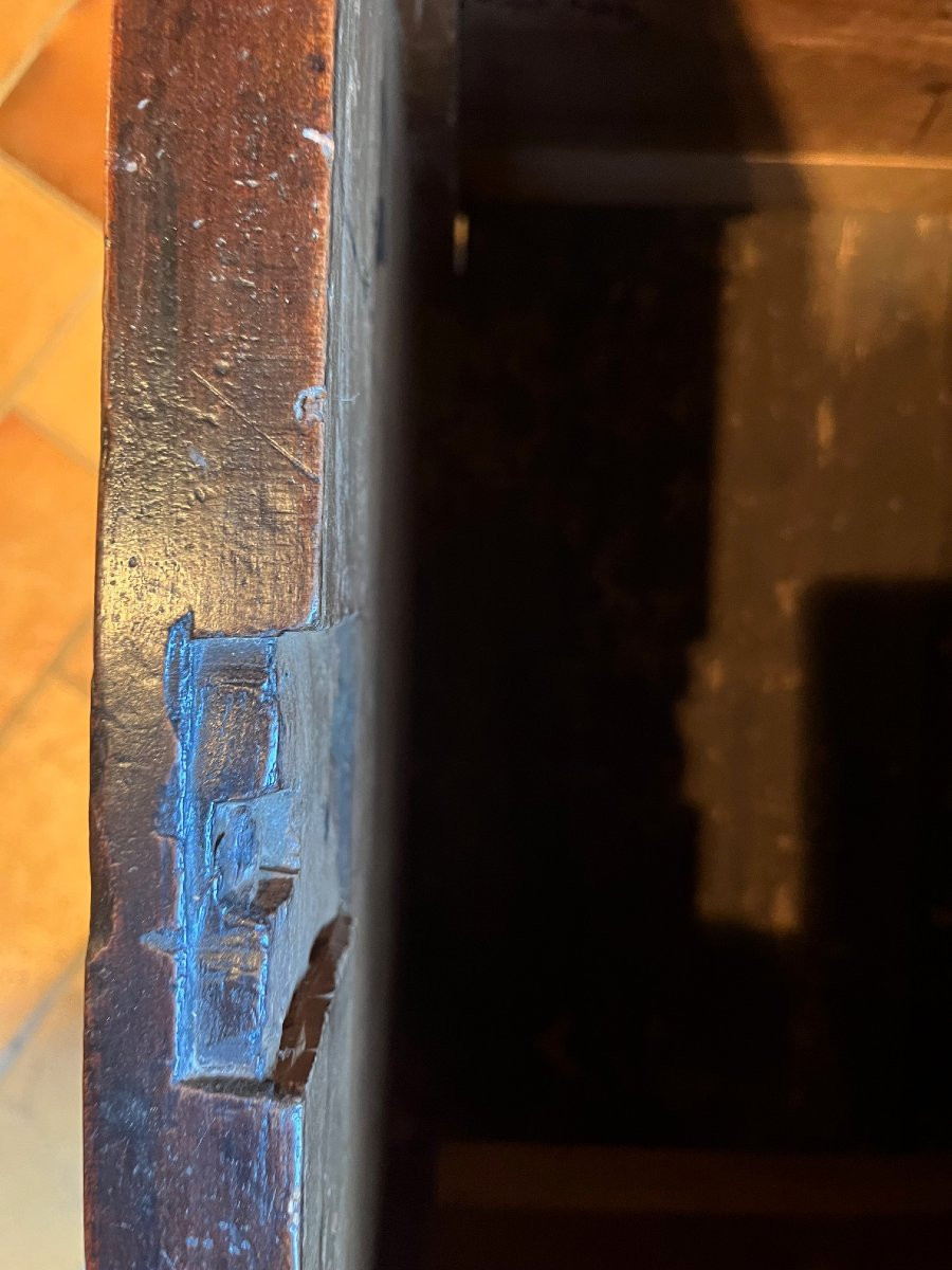 Petit coffre bombé en noyer de style Renaissance-photo-5